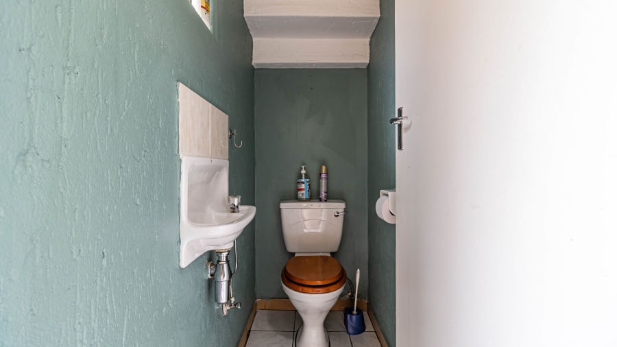 2 Bedroom Property for Sale in Kew Gauteng