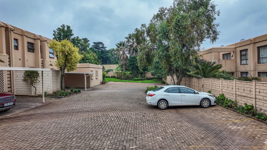 2 Bedroom Property for Sale in Kew Gauteng