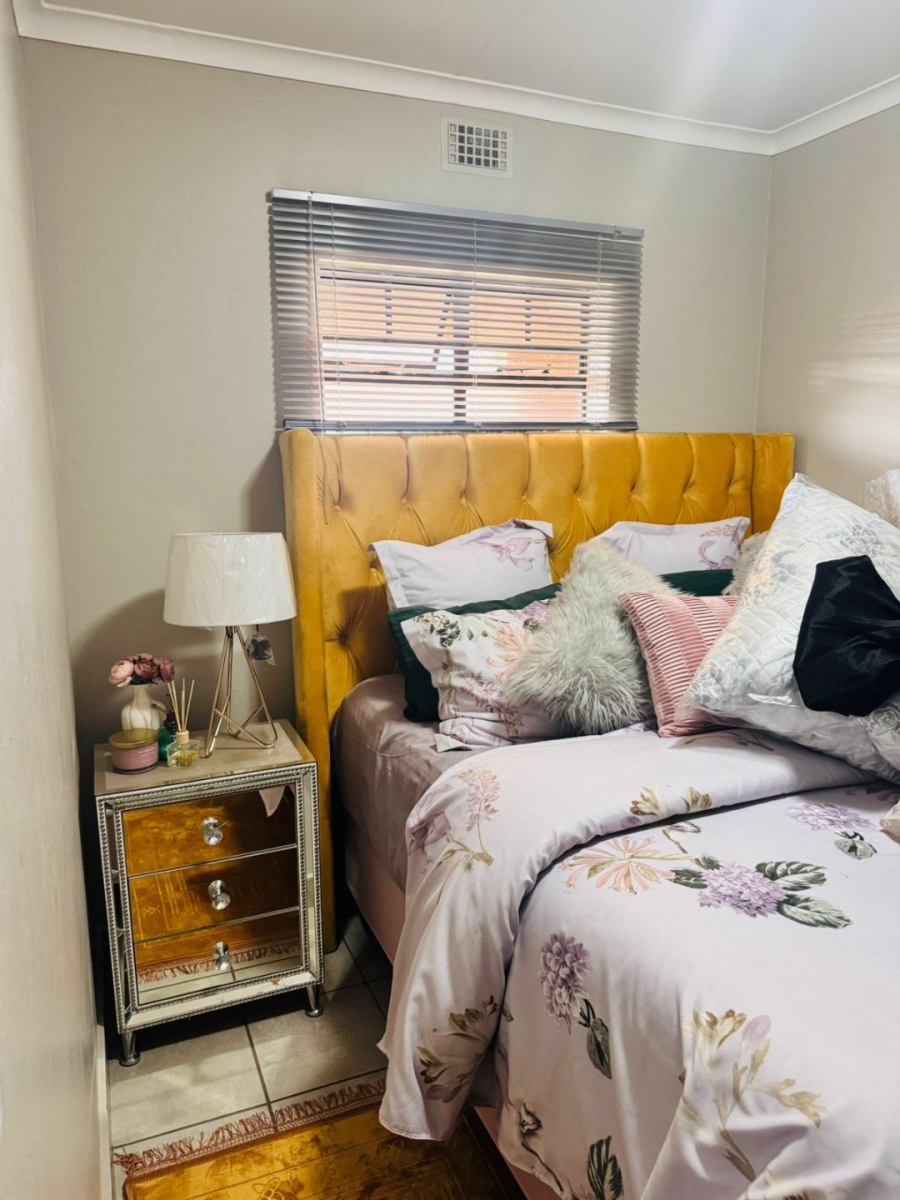 2 Bedroom Property for Sale in Montana Tuine Gauteng