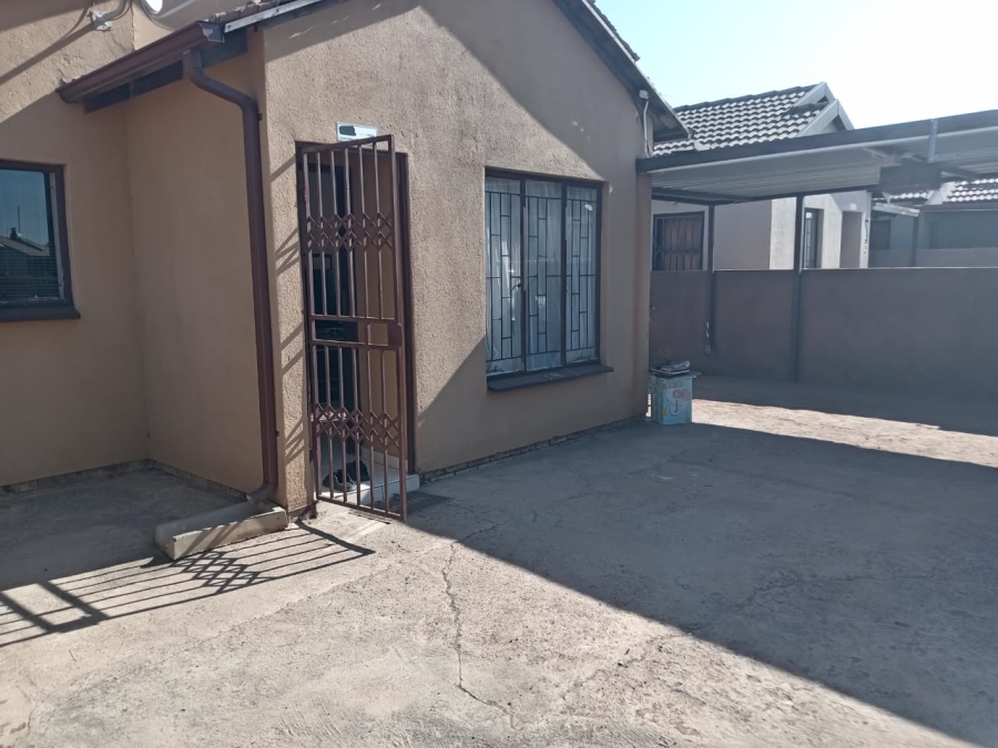 To Let 3 Bedroom Property for Rent in Soshanguve VV Gauteng