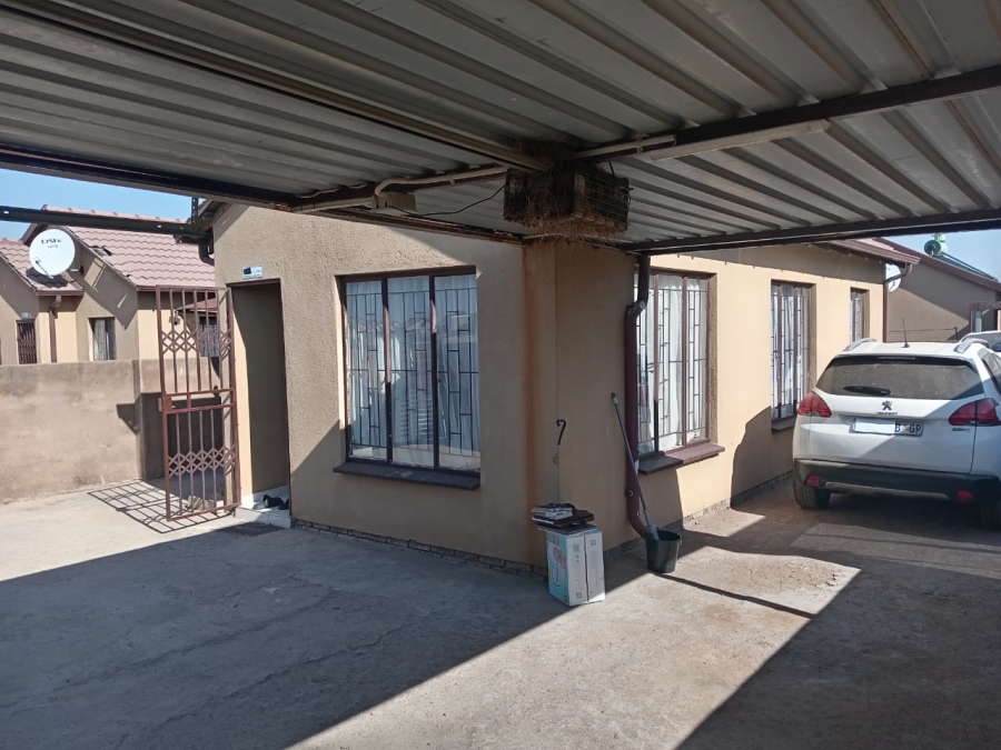 To Let 3 Bedroom Property for Rent in Soshanguve VV Gauteng