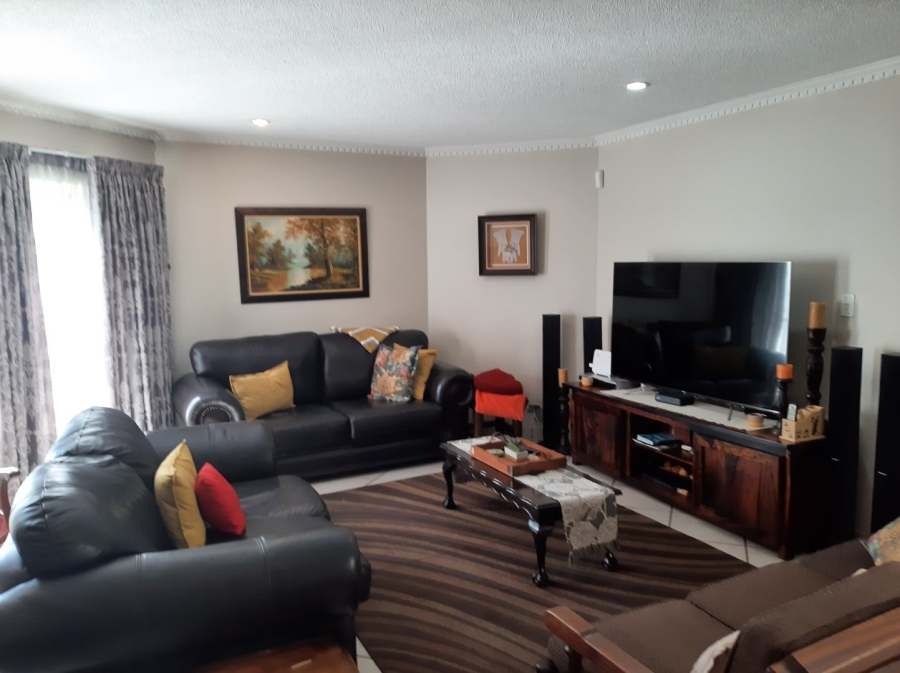 To Let  Bedroom Property for Rent in Brummeria Gauteng