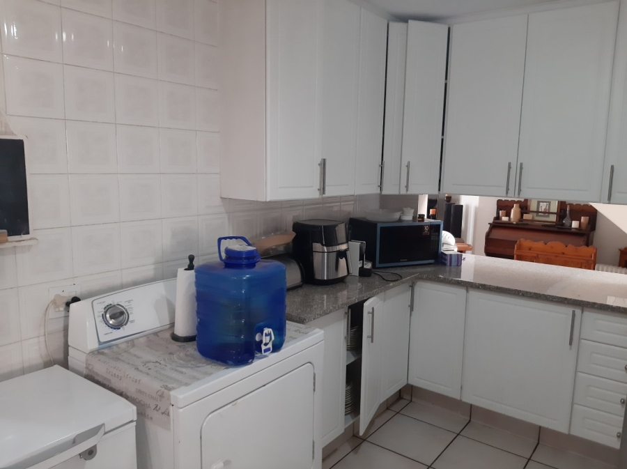 To Let  Bedroom Property for Rent in Brummeria Gauteng