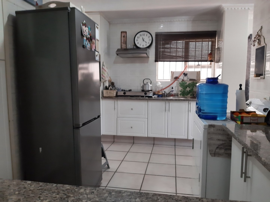 To Let  Bedroom Property for Rent in Brummeria Gauteng