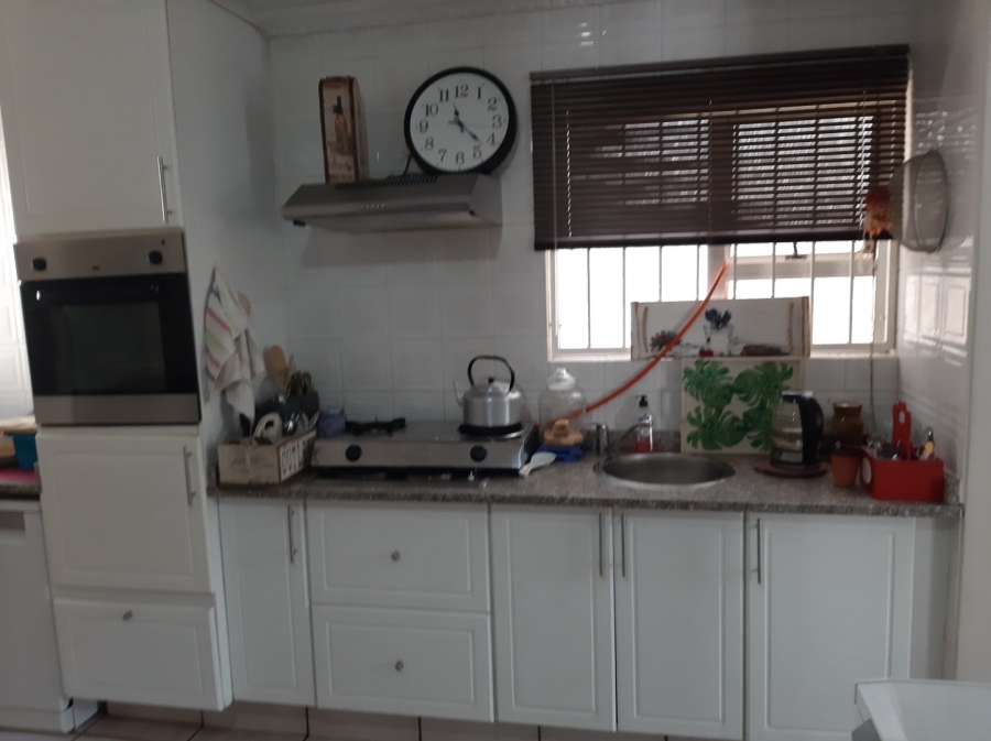 To Let  Bedroom Property for Rent in Brummeria Gauteng