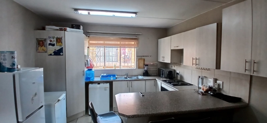 2 Bedroom Property for Sale in Rosettenville Gauteng