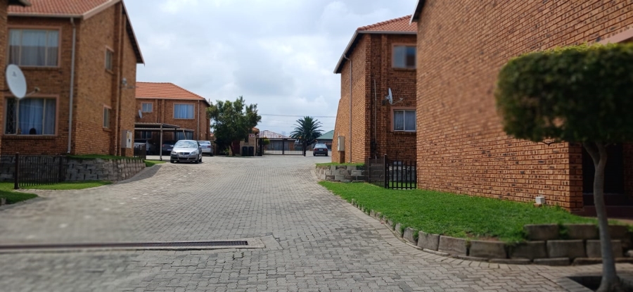 2 Bedroom Property for Sale in Rosettenville Gauteng