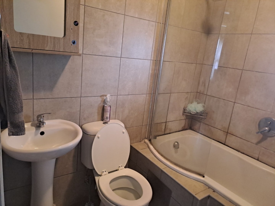 2 Bedroom Property for Sale in Montana Tuine Gauteng