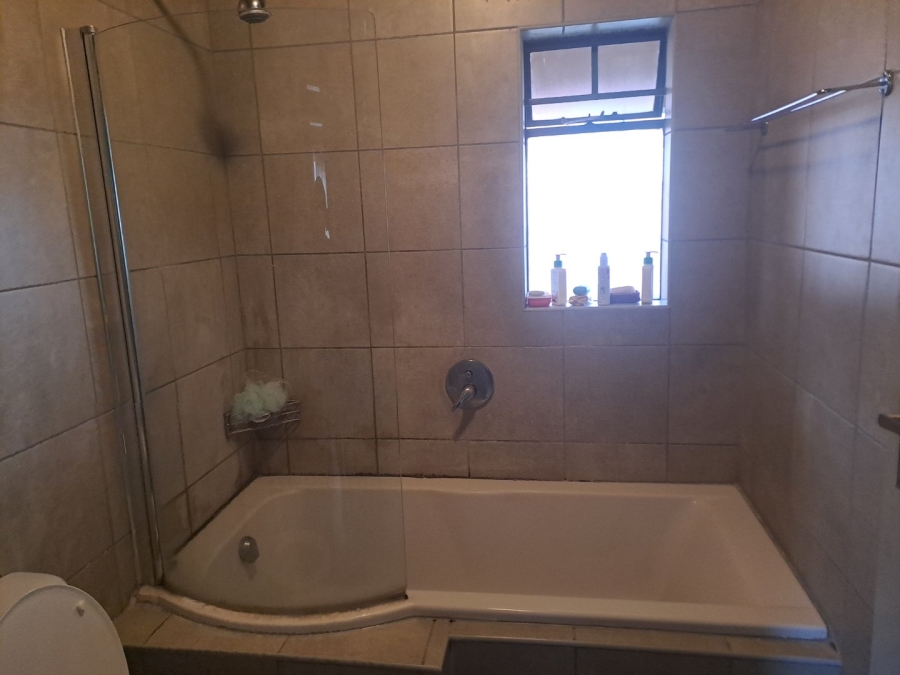 2 Bedroom Property for Sale in Montana Tuine Gauteng