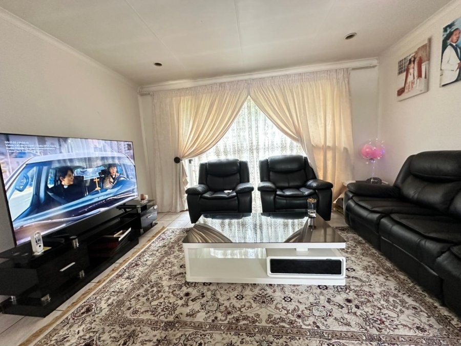 2 Bedroom Property for Sale in Bedford Gardens Gauteng