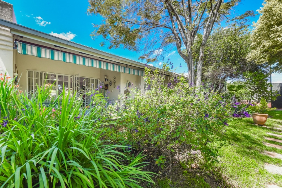 2 Bedroom Property for Sale in Magaliessig Gauteng