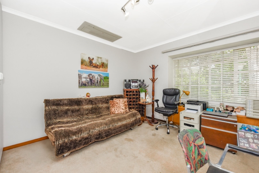 2 Bedroom Property for Sale in Magaliessig Gauteng