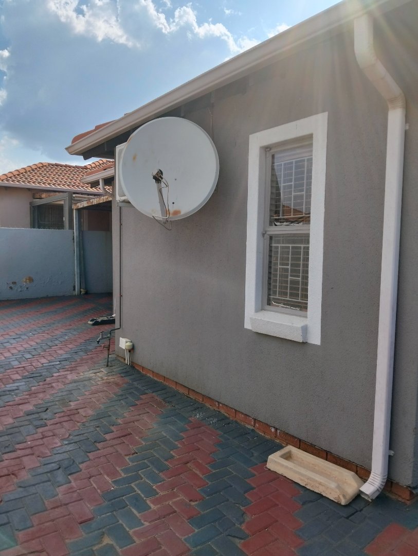 3 Bedroom Property for Sale in Lotus Gardens Gauteng