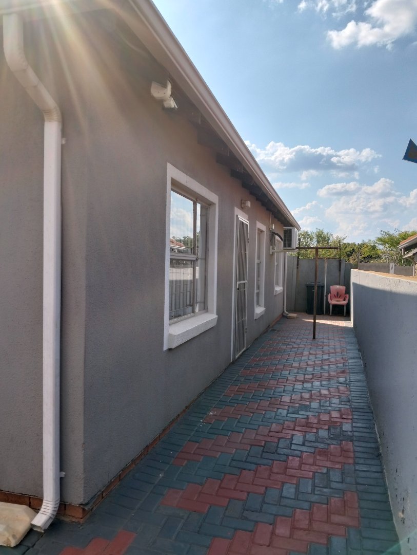 3 Bedroom Property for Sale in Lotus Gardens Gauteng