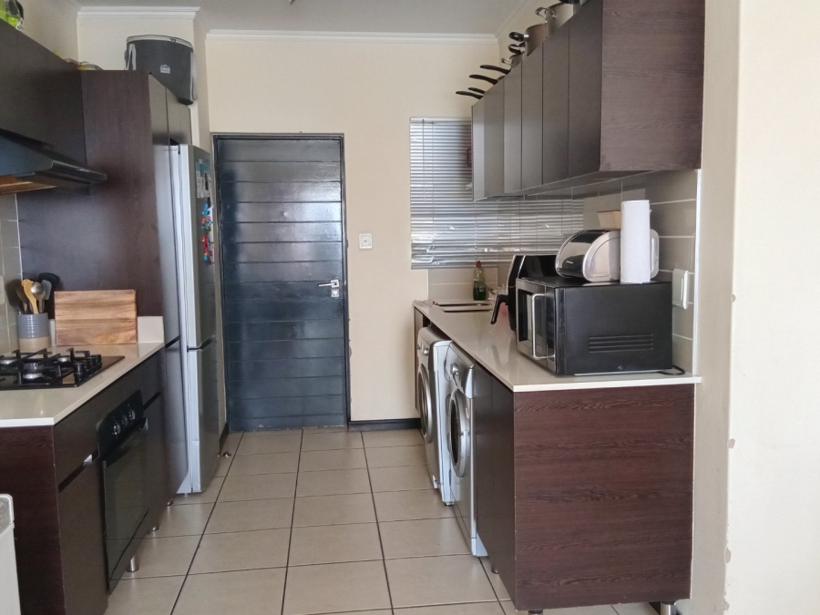 To Let 2 Bedroom Property for Rent in Oakdene Gauteng