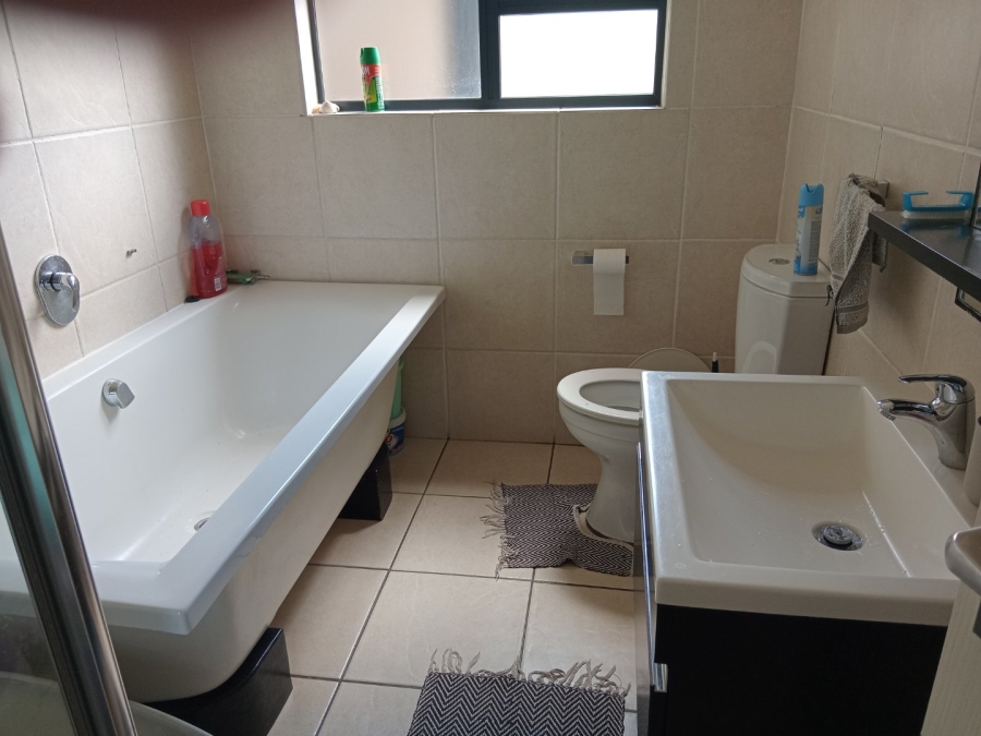 To Let 2 Bedroom Property for Rent in Oakdene Gauteng