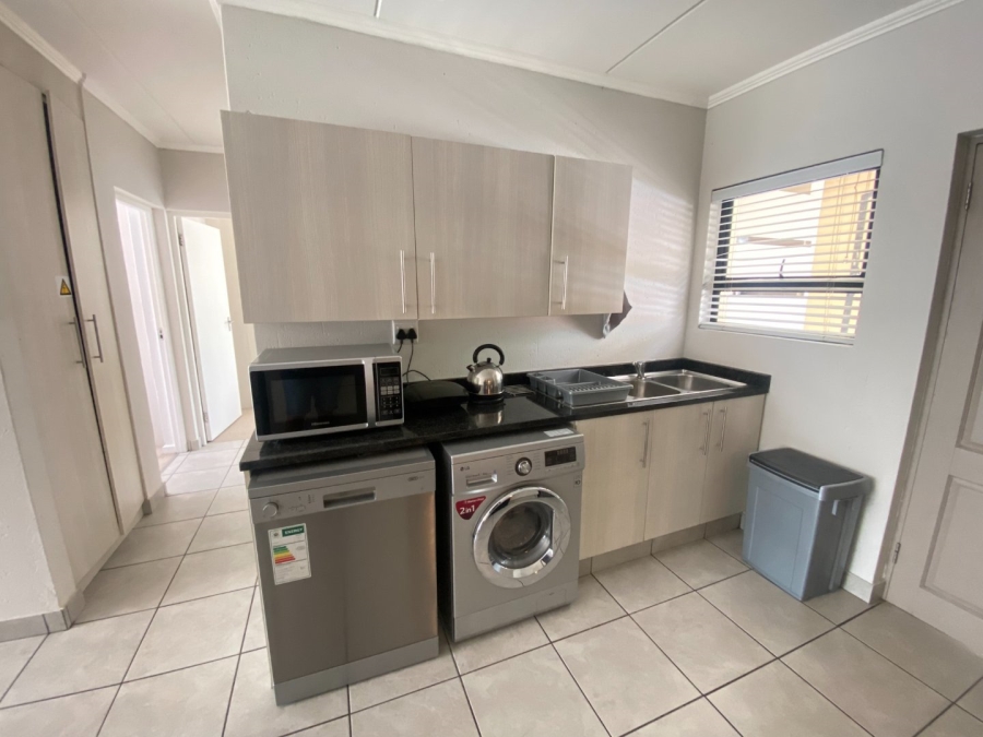 To Let 2 Bedroom Property for Rent in Fourways Gauteng