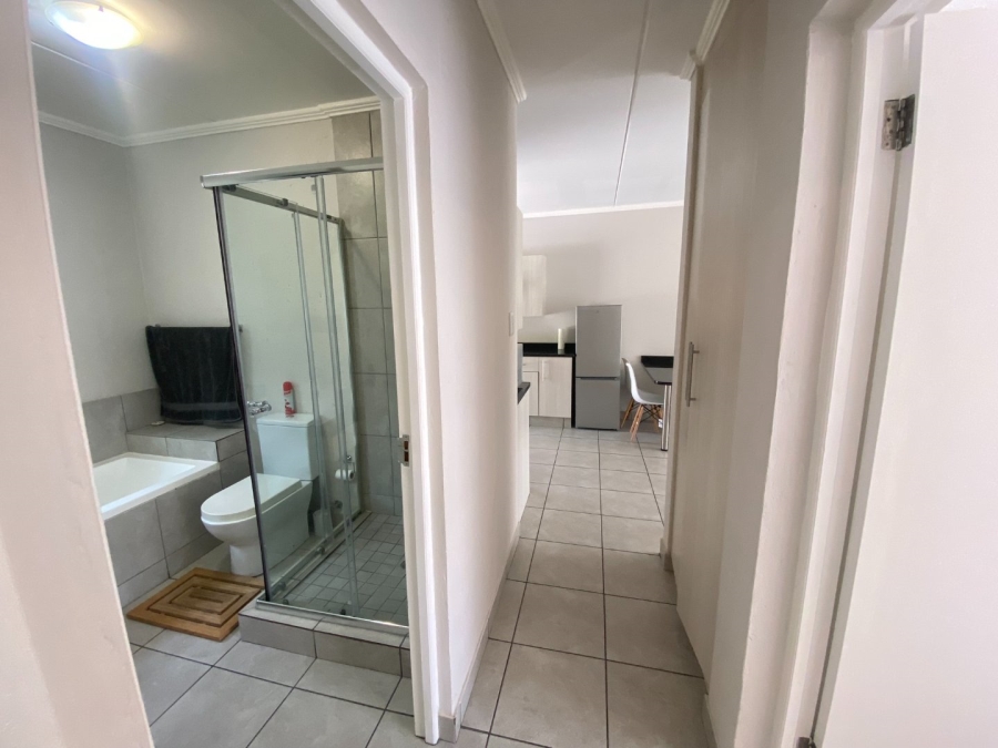 To Let 2 Bedroom Property for Rent in Fourways Gauteng