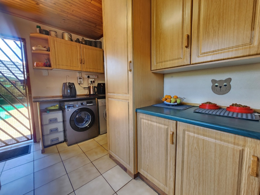 5 Bedroom Property for Sale in Doornpoort Gauteng