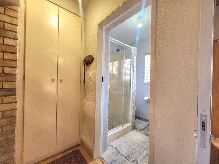 5 Bedroom Property for Sale in Doornpoort Gauteng