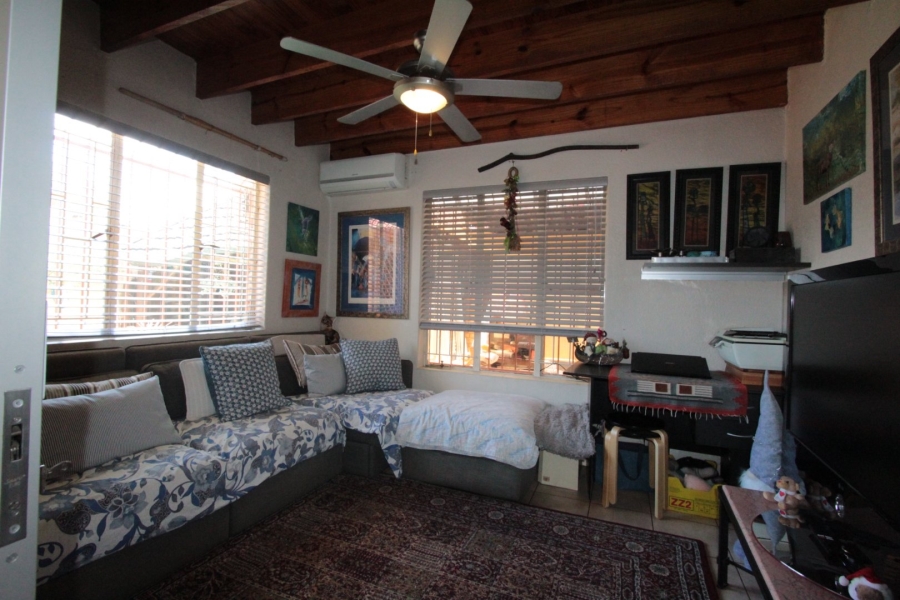 5 Bedroom Property for Sale in Doornpoort Gauteng