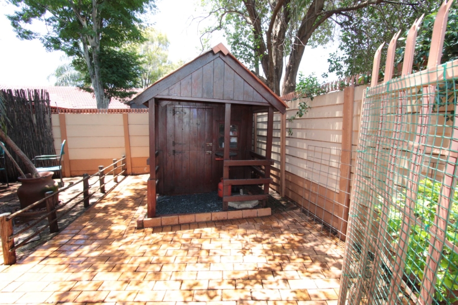 5 Bedroom Property for Sale in Doornpoort Gauteng