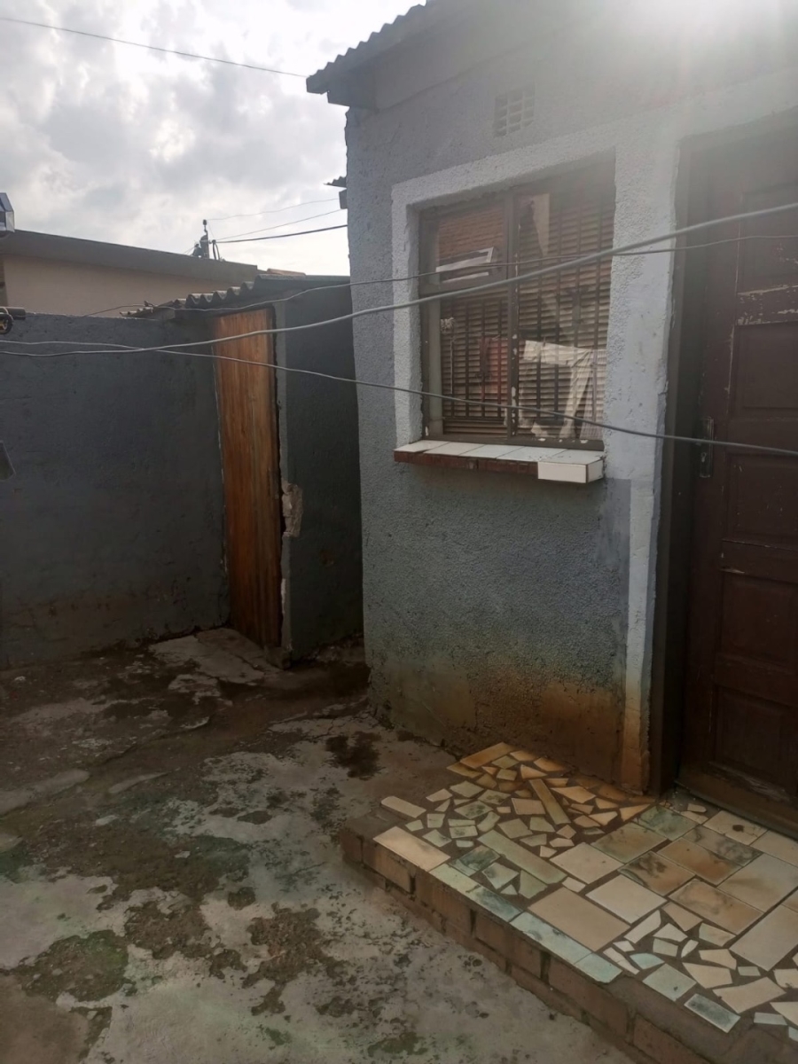  Bedroom Property for Sale in Meadowlands East Gauteng