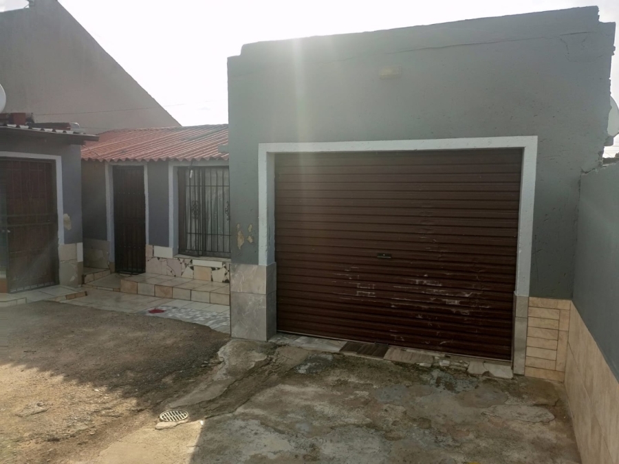  Bedroom Property for Sale in Meadowlands East Gauteng