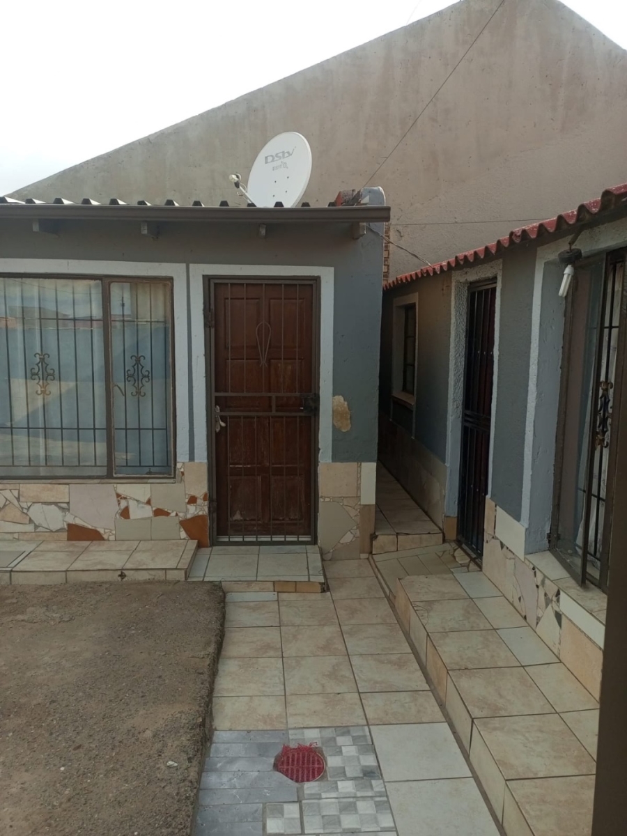  Bedroom Property for Sale in Meadowlands East Gauteng