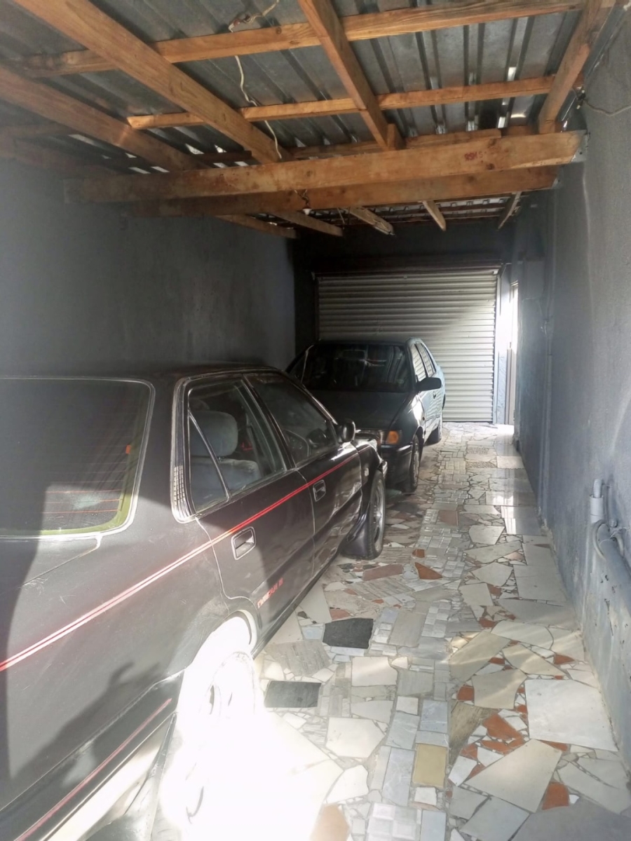  Bedroom Property for Sale in Meadowlands East Gauteng