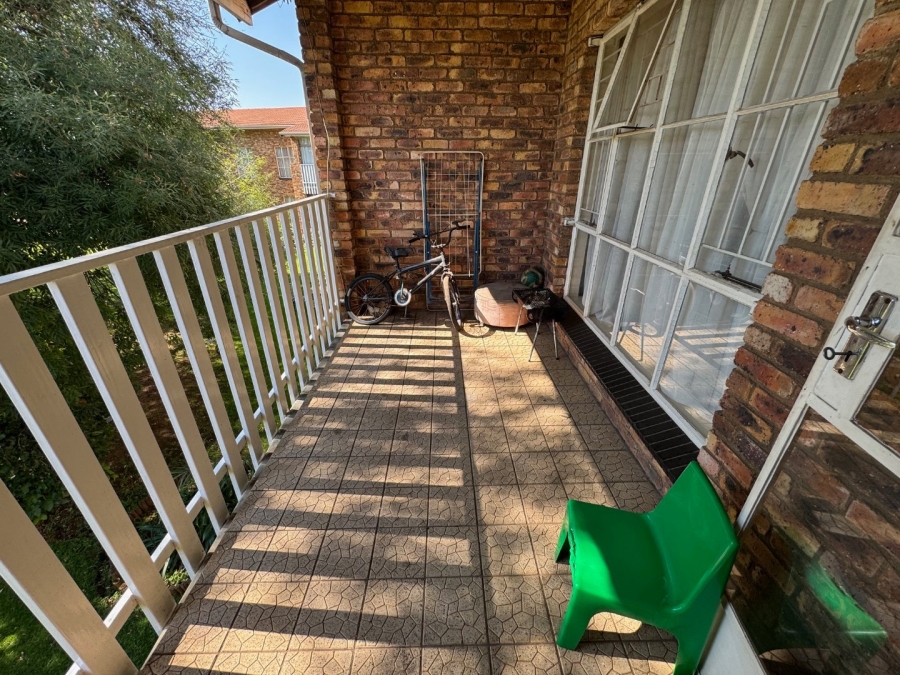 2 Bedroom Property for Sale in Edleen Gauteng