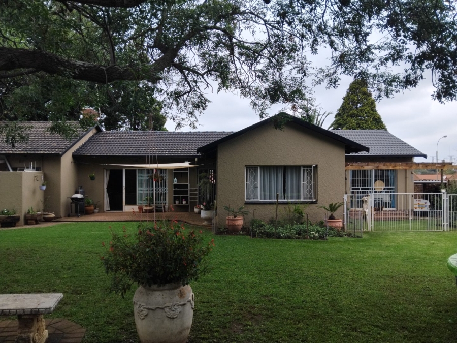 3 Bedroom Property for Sale in Birchleigh Gauteng