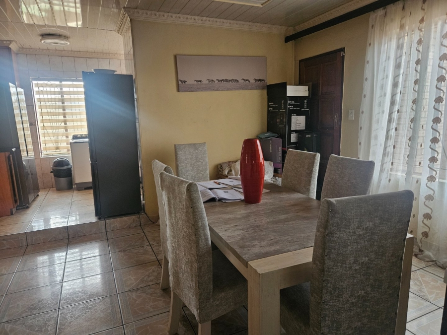 To Let 3 Bedroom Property for Rent in Crystal Park Gauteng