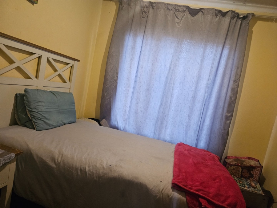 To Let 3 Bedroom Property for Rent in Crystal Park Gauteng