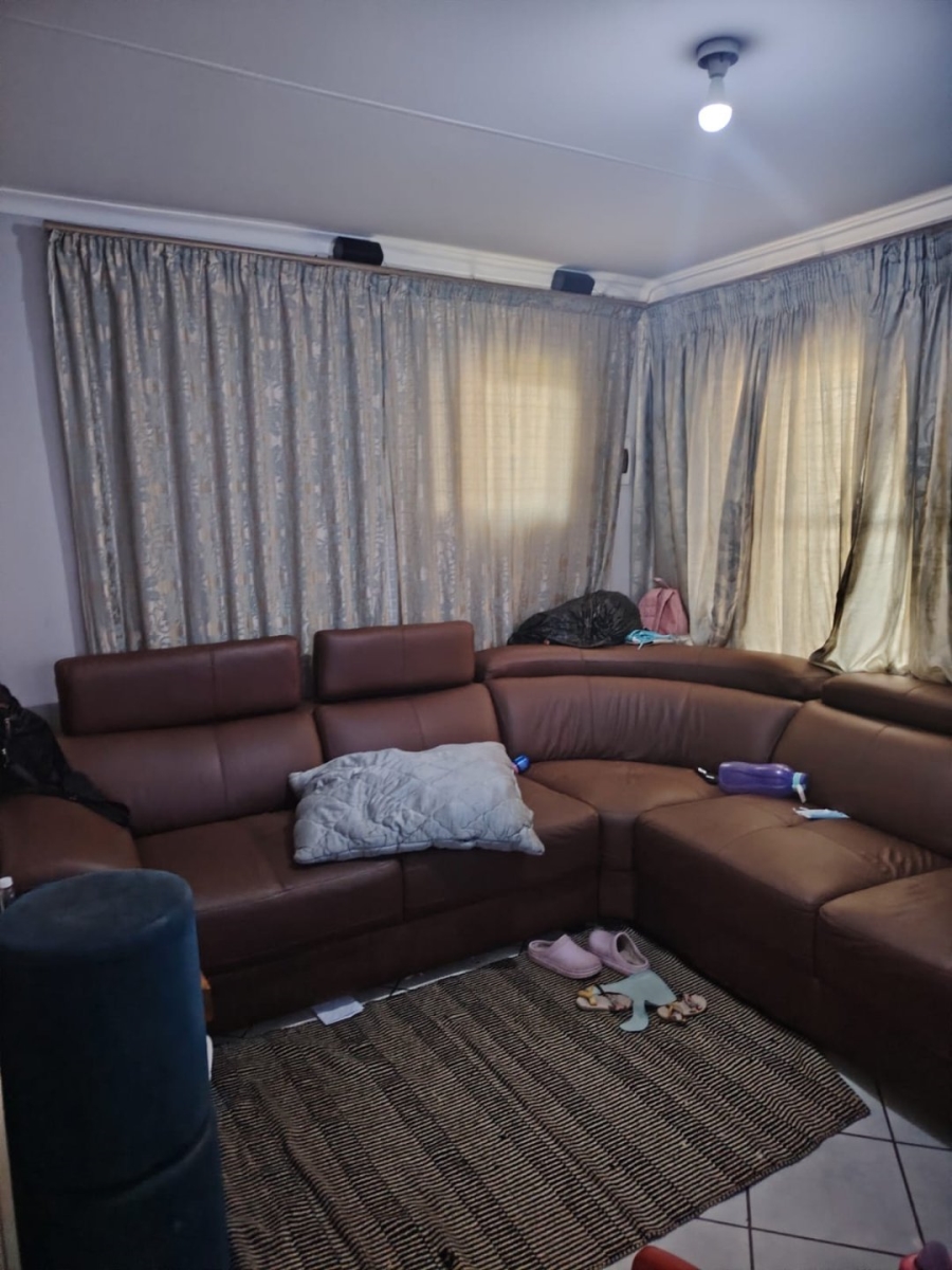 3 Bedroom Property for Sale in Lotus Gardens Gauteng