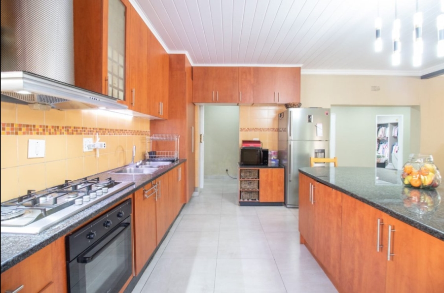 6 Bedroom Property for Sale in Croydon Gauteng