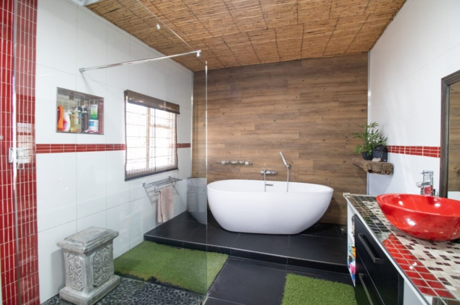 6 Bedroom Property for Sale in Croydon Gauteng