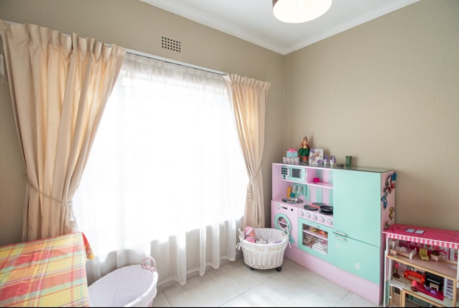 6 Bedroom Property for Sale in Croydon Gauteng