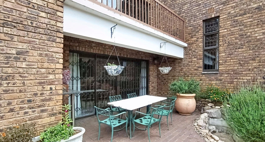 4 Bedroom Property for Sale in Paulshof Gauteng