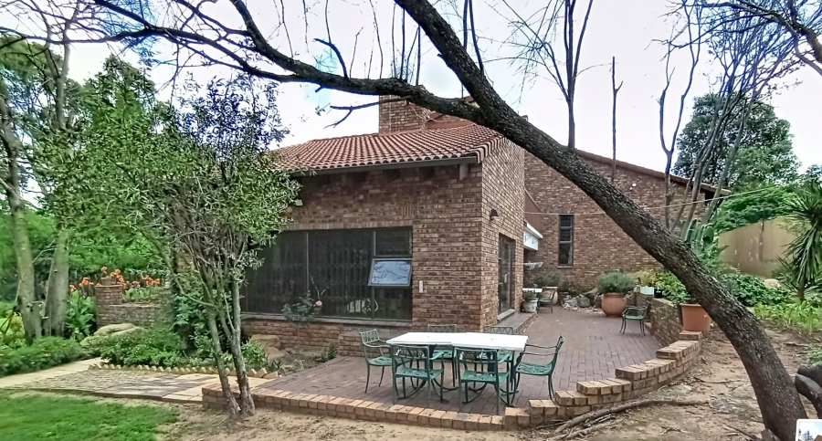 4 Bedroom Property for Sale in Paulshof Gauteng