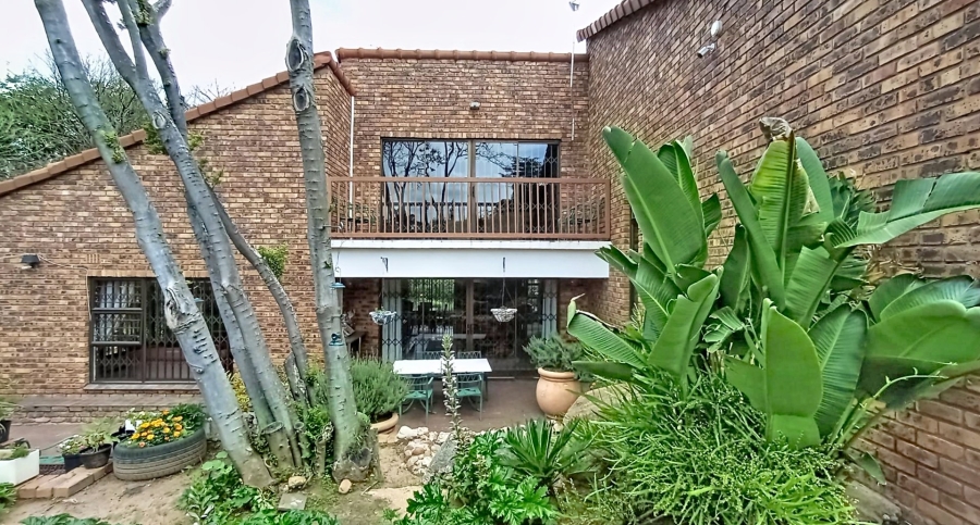 4 Bedroom Property for Sale in Paulshof Gauteng