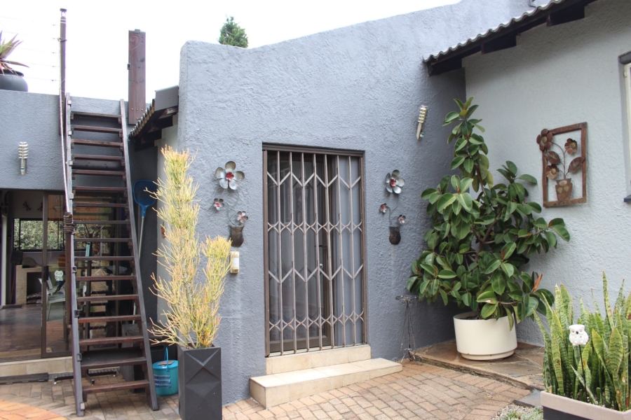 4 Bedroom Property for Sale in Weltevreden Park Gauteng