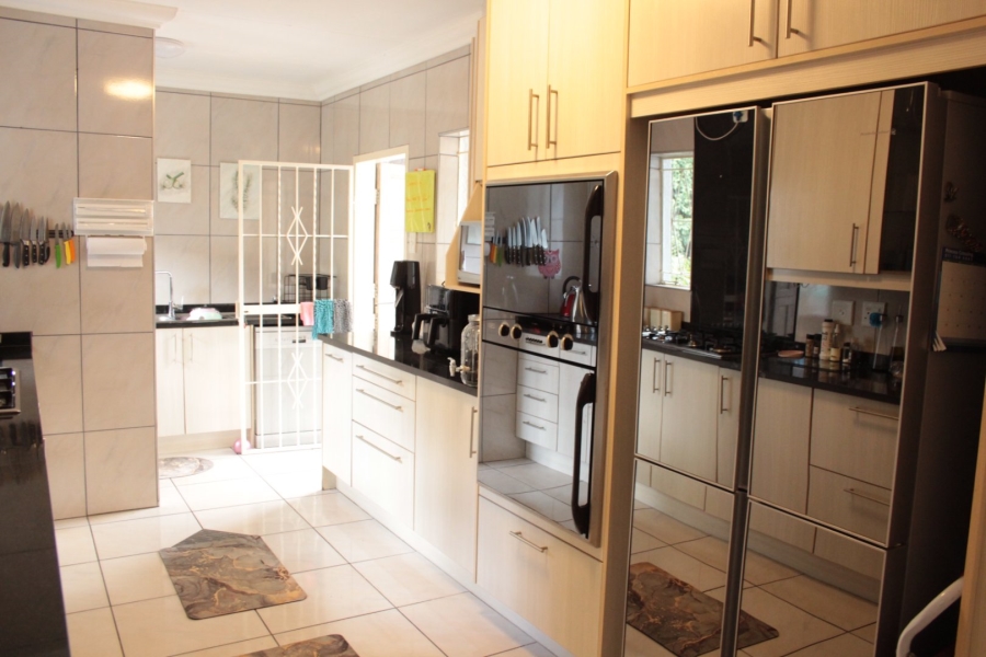 4 Bedroom Property for Sale in Weltevreden Park Gauteng