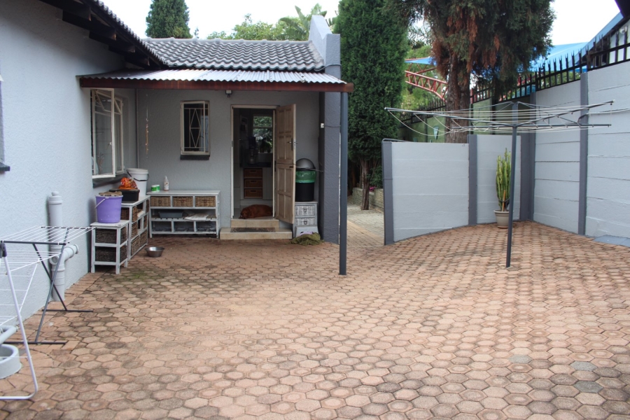 4 Bedroom Property for Sale in Weltevreden Park Gauteng