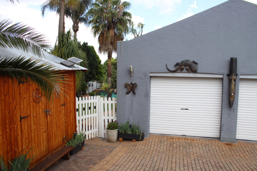 4 Bedroom Property for Sale in Weltevreden Park Gauteng