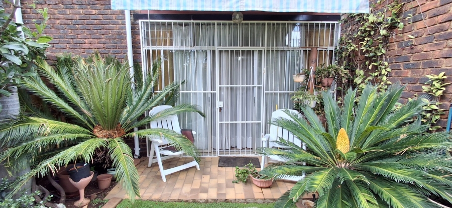 2 Bedroom Property for Sale in Garsfontein Gauteng