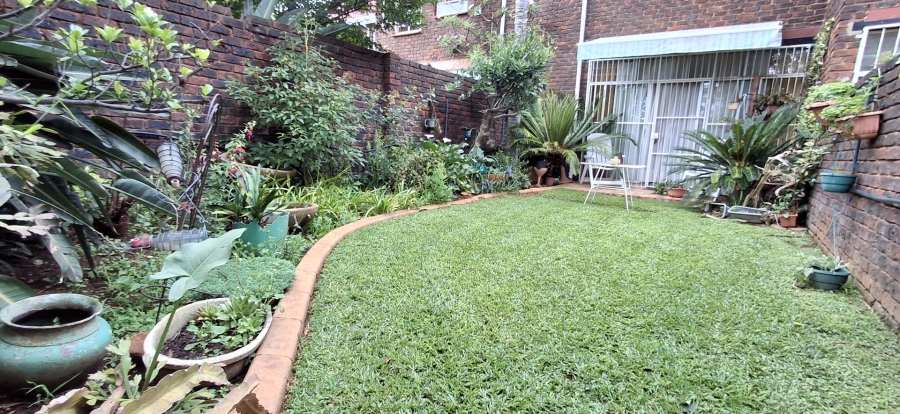 2 Bedroom Property for Sale in Garsfontein Gauteng