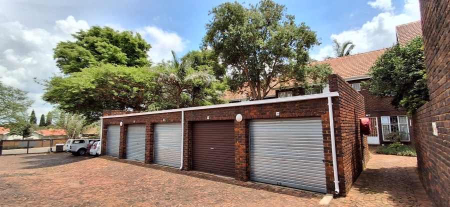 2 Bedroom Property for Sale in Garsfontein Gauteng