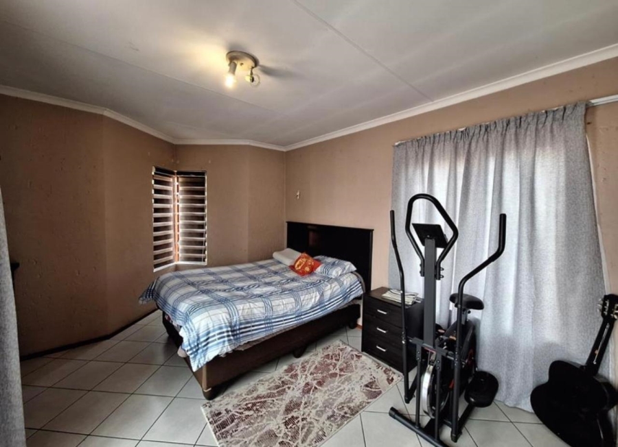 2 Bedroom Property for Sale in North Riding AH Gauteng