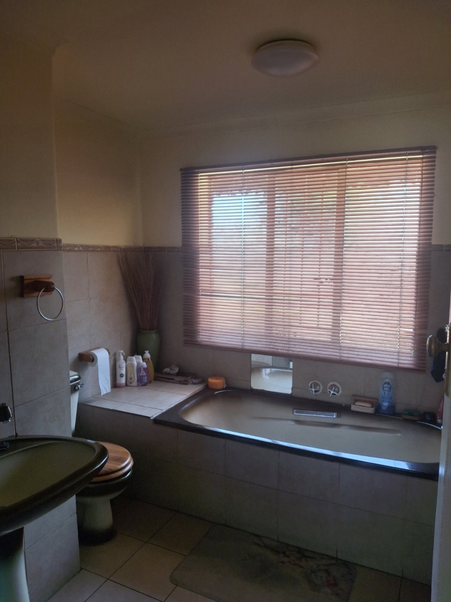 3 Bedroom Property for Sale in Sunair Park Gauteng